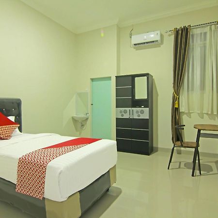OYO 91675 Utama Residence Padang  Luaran gambar