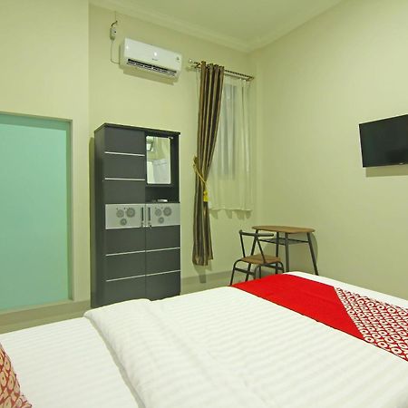 OYO 91675 Utama Residence Padang  Luaran gambar