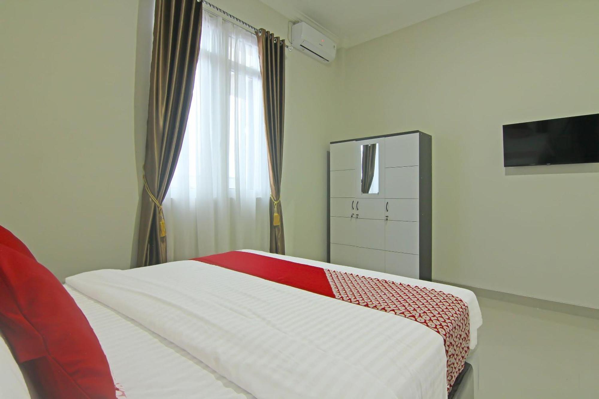 OYO 91675 Utama Residence Padang  Luaran gambar