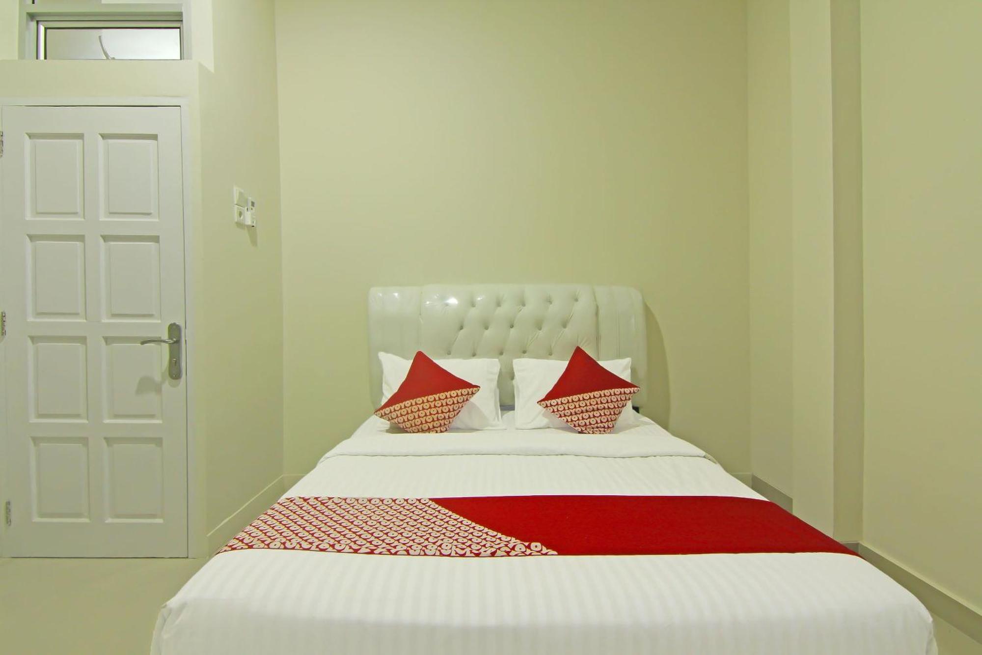 OYO 91675 Utama Residence Padang  Luaran gambar
