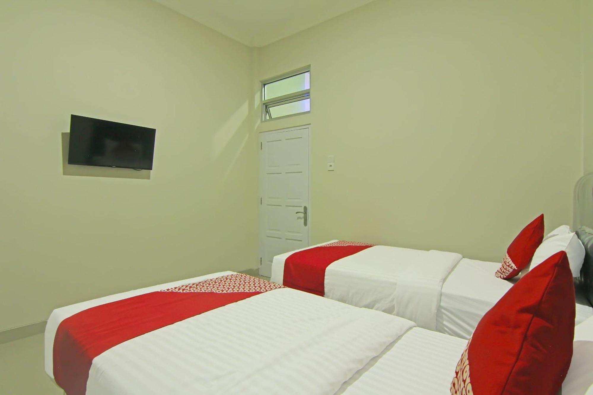 OYO 91675 Utama Residence Padang  Luaran gambar