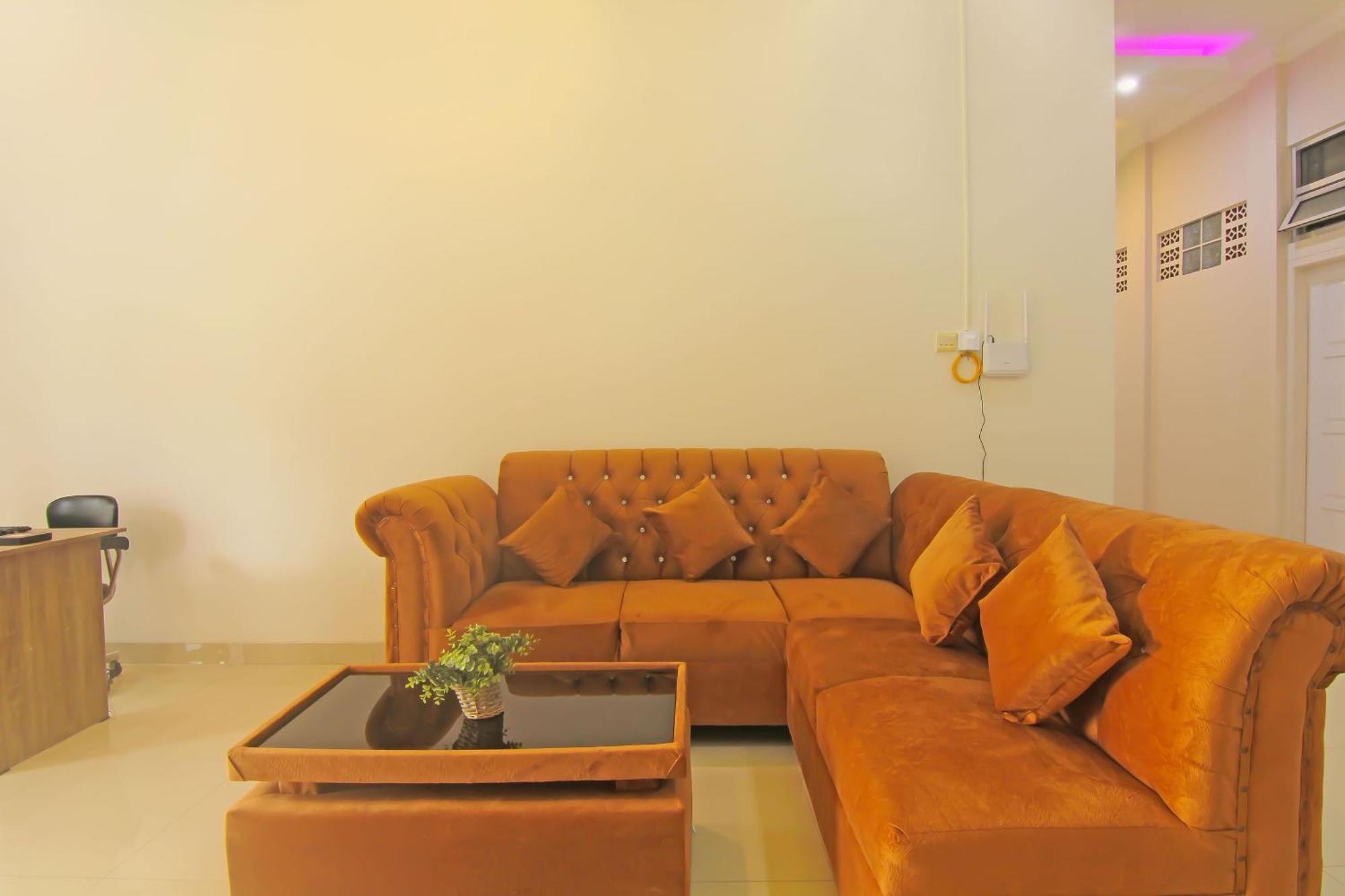 OYO 91675 Utama Residence Padang  Luaran gambar